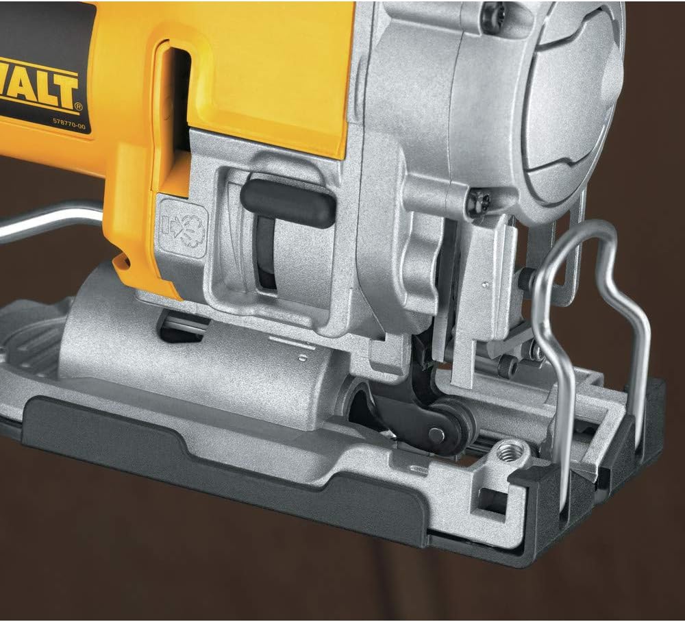 DeWalt DW331K-QS Sierra de calar 230V Electrónica con puño cerrado maletín, 701 W, Negro y amarillo, EA