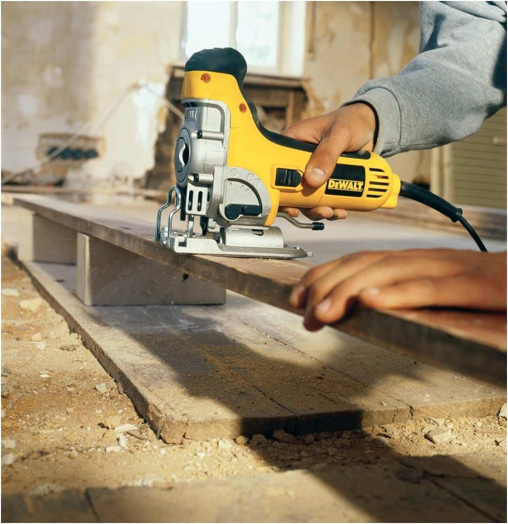 DeWalt DW333K-QS - Sierra de Calar 701W Electrónica - P. abierto + maletín